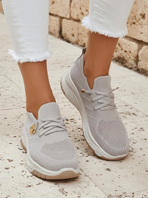 Жіночі кросівки Royalfashion Selene – зручне біле взуття на плоскій підошві