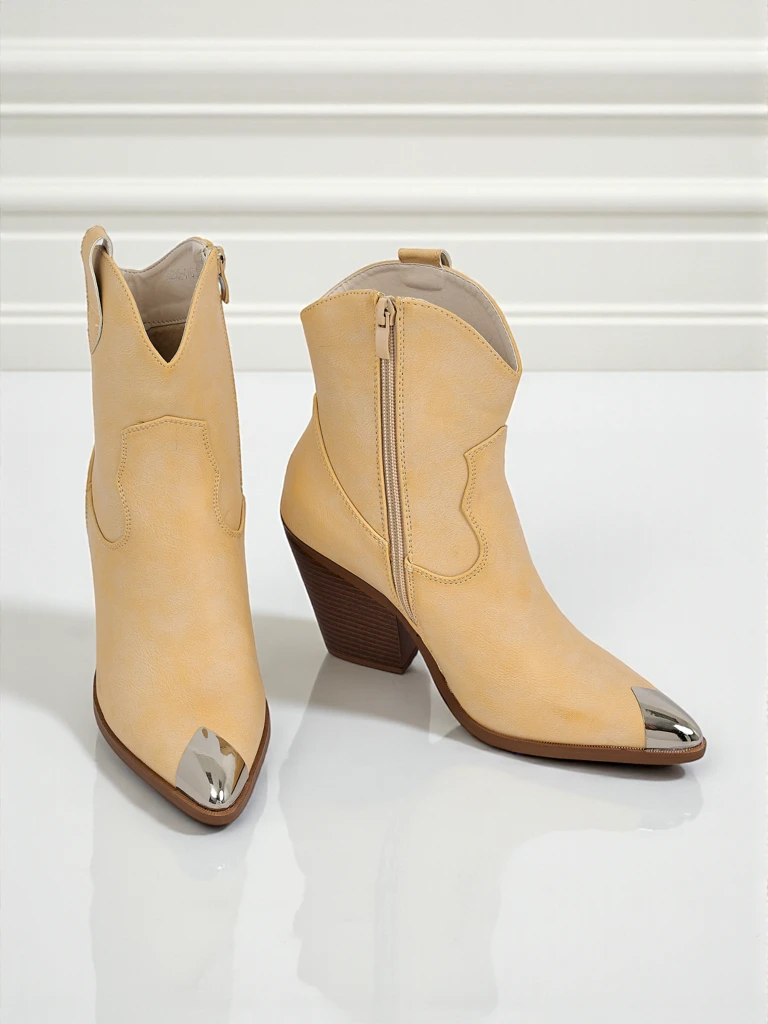 Dámské kovbojské boty na podpatku s ozdobnou špičkou Glacier Fang