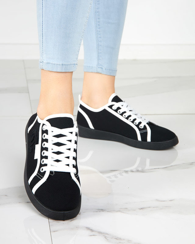 OUTLET Černé dámské tenisky s odznakem Wefera - Obuv