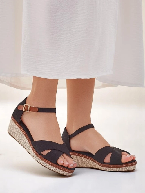 Royalfashion Жіночі сандалі на танкетці без пальця Terrific