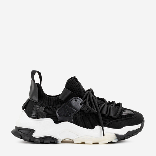 Чорні жіночі кросівки на масивній підошві Olitax