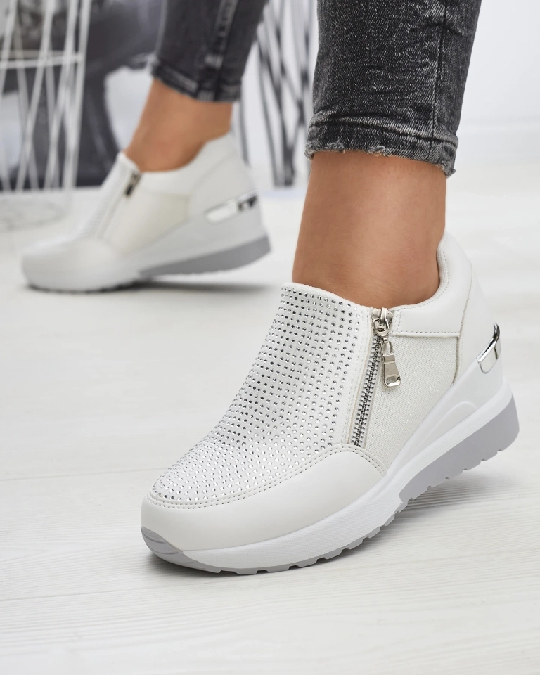 Bílá dámská sportovní obuv na platformovém podpatku zdobená zirkony Martela - Obuv