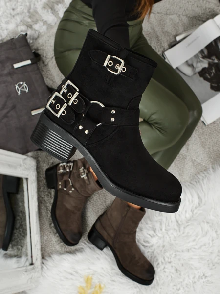 Dámské kotníkové boty z eko semiše s přezkami Valtos