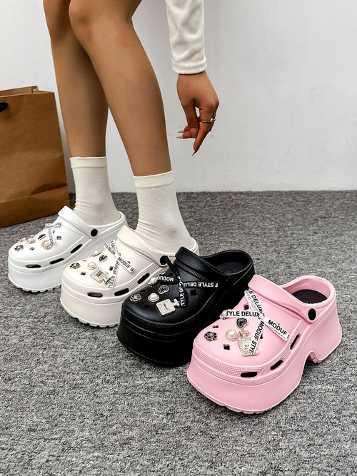 Royalfashion Жіночі гумові сланці з декораціями Dellos