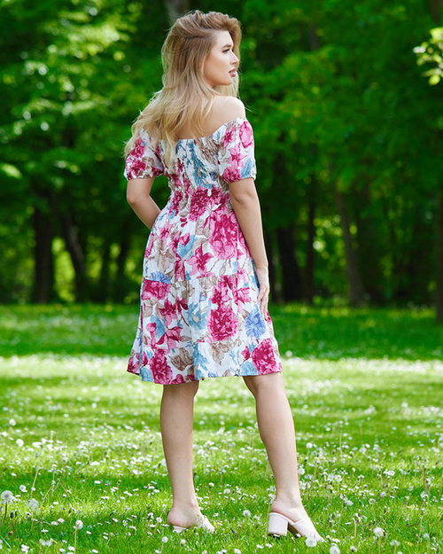 Біла жіноча міні-сукня у квіти