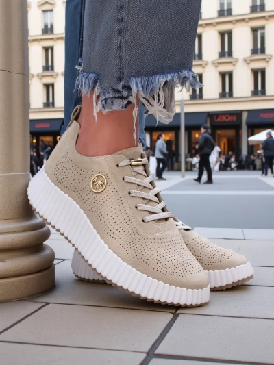 Royalfashion Жіночі спортивні перфоровані кросівки Tobin