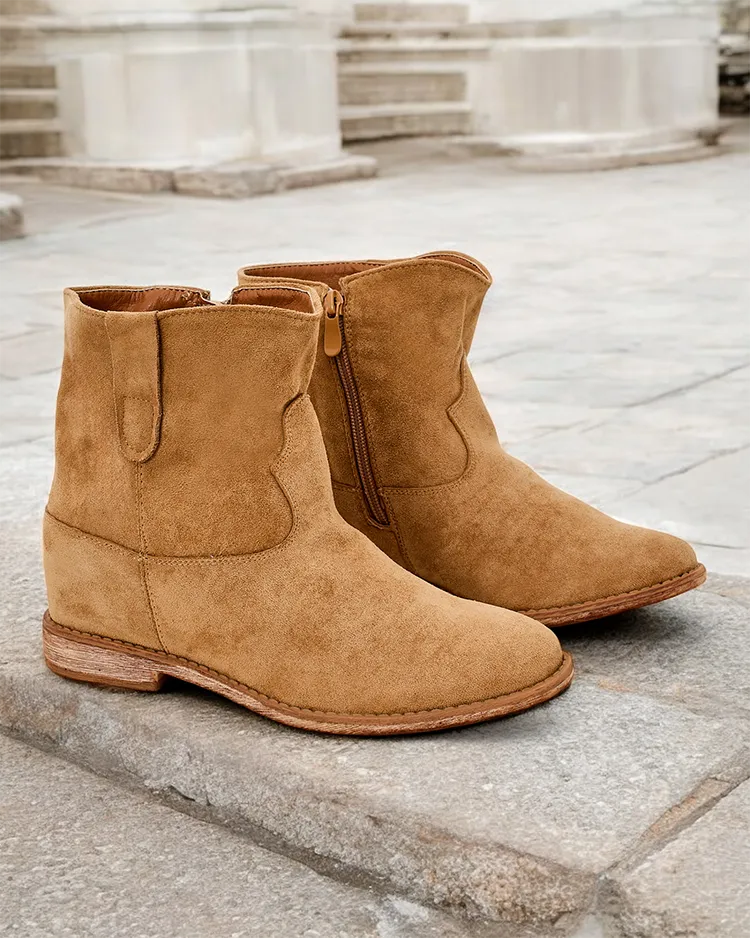 Royalfashion Hnědé kotníkové boty s kovbojským stylem na zakrytém klíně Patorias