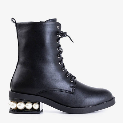 Жіночі чорні берци на плоскому каблуці з перлами Minot - Взуття