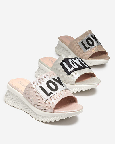 Růžové lesklé dámské pantofle s nápisem Sosha- Footwear