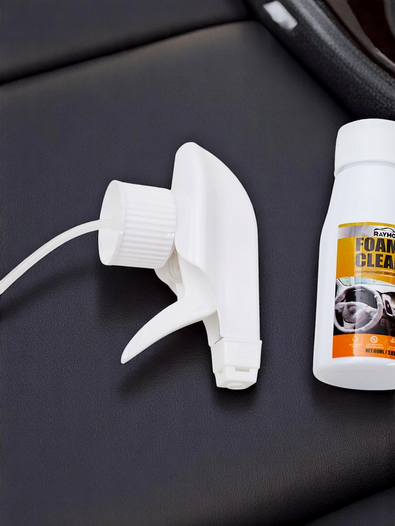 Čisticí přípravek ve formě pěny