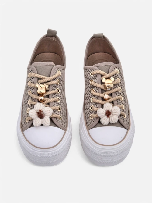 Royalfashion Жіночі кросівки на шнурівці з декораціями Osdo