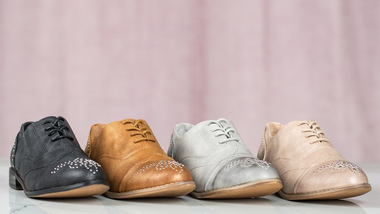 Růžové boty s plochými podpatky a nýtovými nýty - boty 1