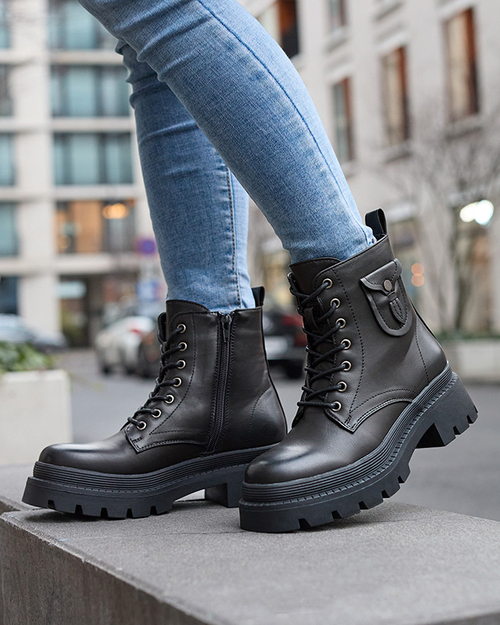 Жіночі черевики баггі чорного кольору Neroniu - Взуття