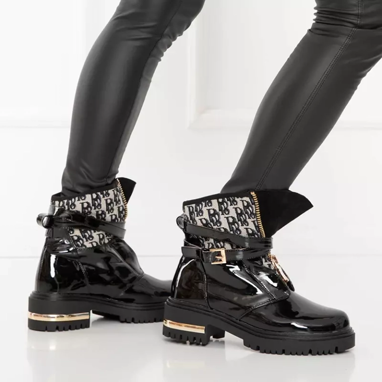 OUTLET Černé dámské lakované kozačky Rubiska - Obuv