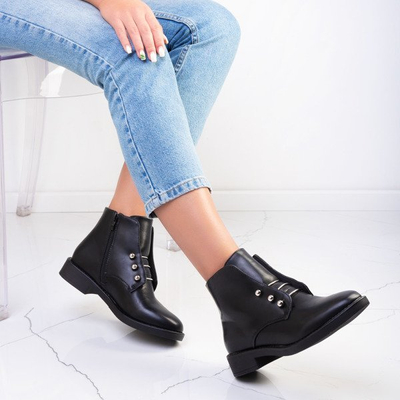 Чорні жіночі черевики з металевими прикрасами Retorena - Взуття