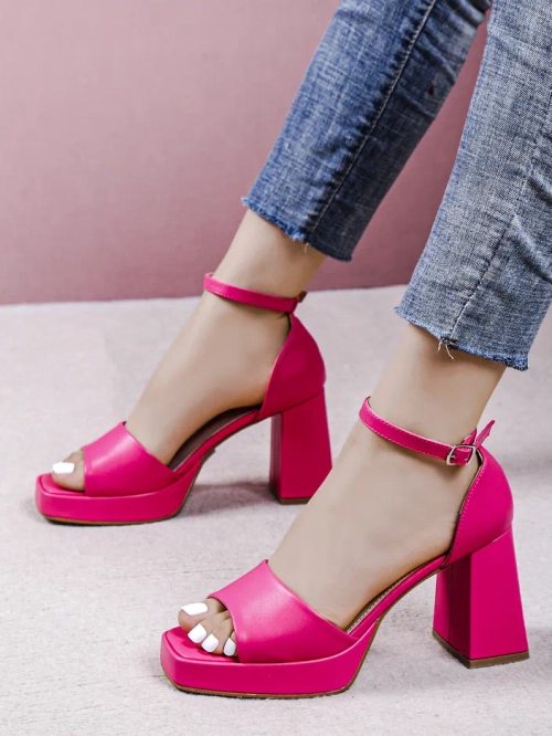 Royalfashion Металеві жіночі сандалі Voleles