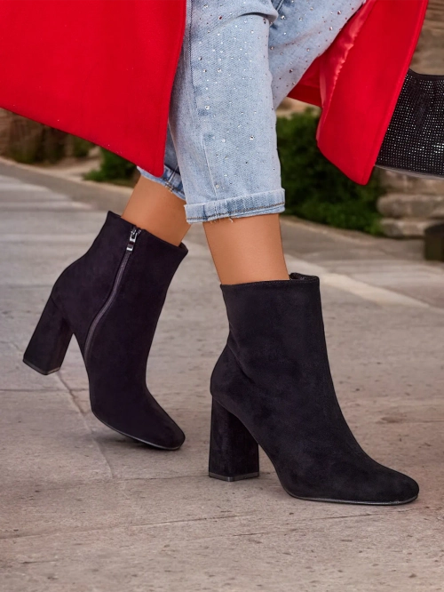 Жіночі чоботи на щиколотку з еко-замші Royalfashion на пості Еморо