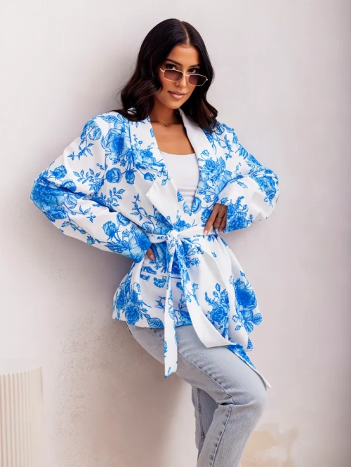 Royalfashion Квітковий жіночий комплект з зав'язаним блейзером та шортами-спідницею