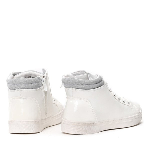 Białe sneakersy - Obuwie