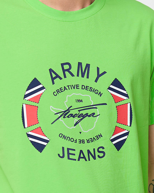 Зелена чоловіча футболка з принтом - Одяг