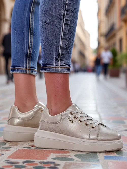 Royalfashion Жіночі кросівки Ofetorie