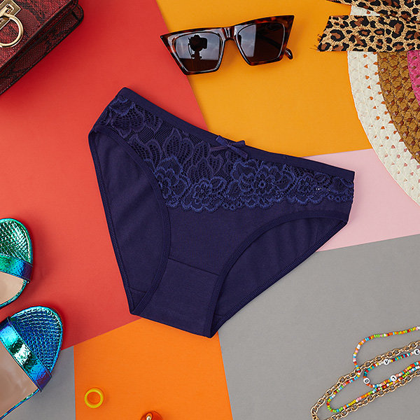 Námořnické modré bavlněné dámské kalhotky. Spodní prádlo