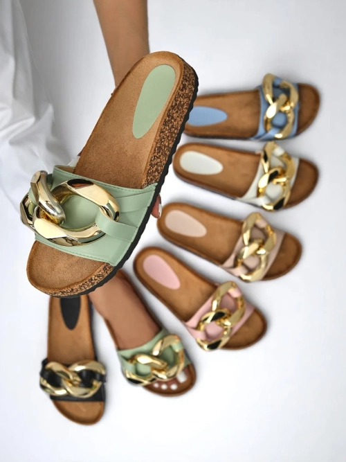 Жіночі сандалі Thalia Royalfashion зелені з ланцюжком на плоскій підошві