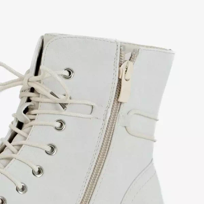 OUTLET Béžové dámské kozačky s ozdobami Matildat - Obuv