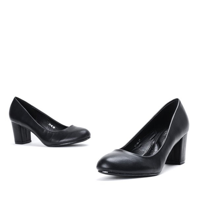 Czarne czółenka na średnim słupku Mikaelan - Obuwie