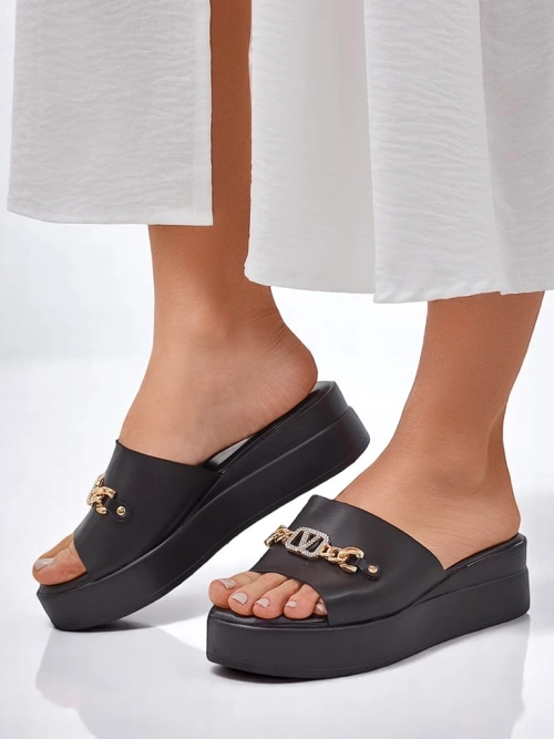 Royalfashion Жіночі босоніжки на танкетці Dalimma