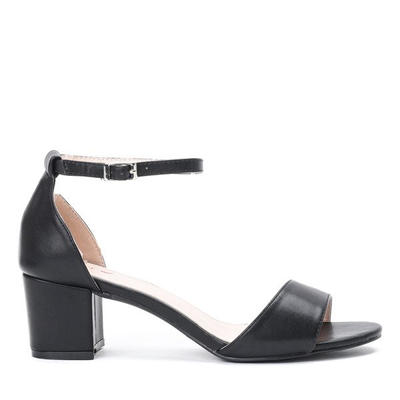 Чорні босоніжки на низькому посту Катерини - Взуття 1