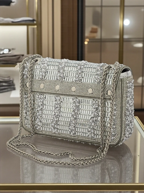 Кокетлива жіноча сумочка з цирконами Zyora