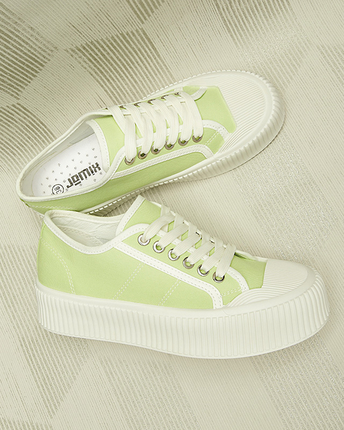 Зелені жіночі кросівки на суцільній підошві Ozerika - Взуття