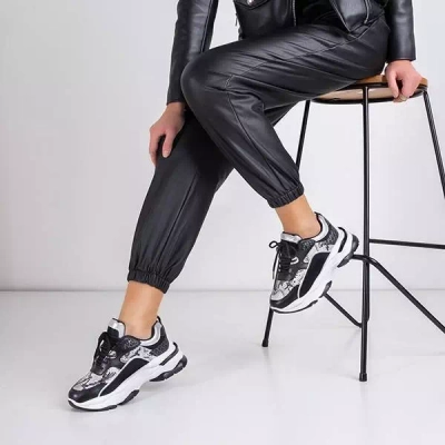 OUTLET Černá dámská sportovní obuv s ražbou hadí kůže Feliks - Footwear