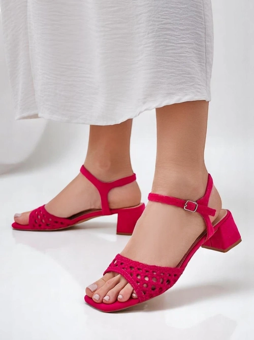 Royalfashion Жіночі перфоровані сандалі Azopi