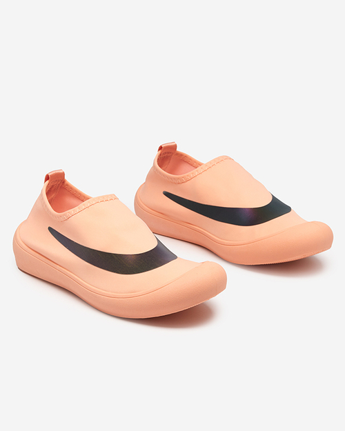 Жіноче спортивне взуття кольору пудра Lerick