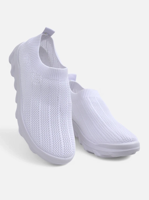 Жіночі білі теніски Astrea з повітропроникної тканини на плоскій підошві