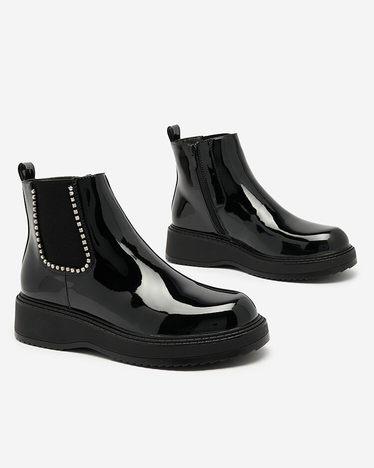 Royalfashion Černé dámské kozačky na plochém podpatku se zirkony Winuma