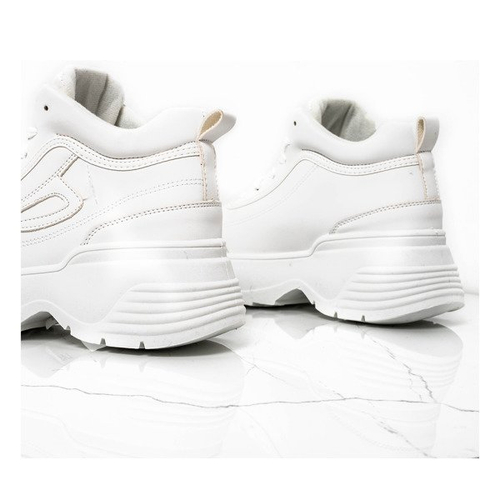 Білі кросівки на грубій підошві American - Взуття