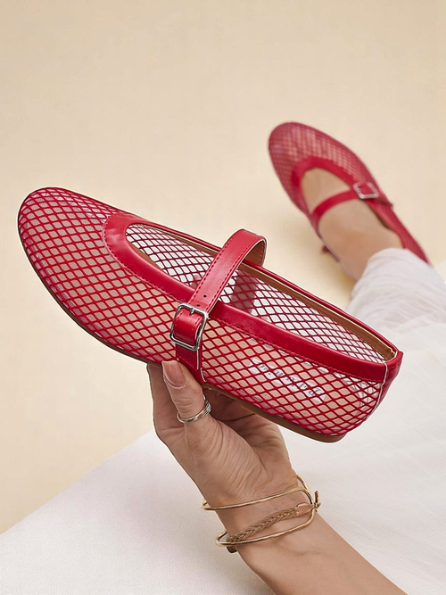 Royalfashion Жіночі балетки з вирізами та ремінцем Naommi