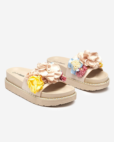 Dámské pantofle s látkovými květy v béžové Kaffga - Obuv