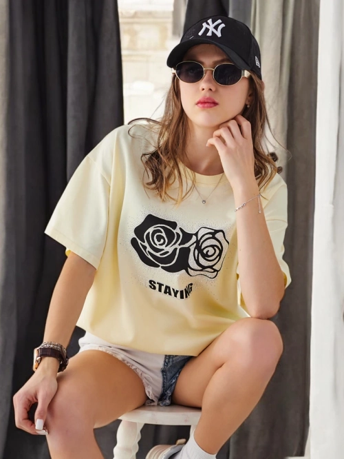 Royalfashion Жіноча бавовняна футболка з рожевою квіткою