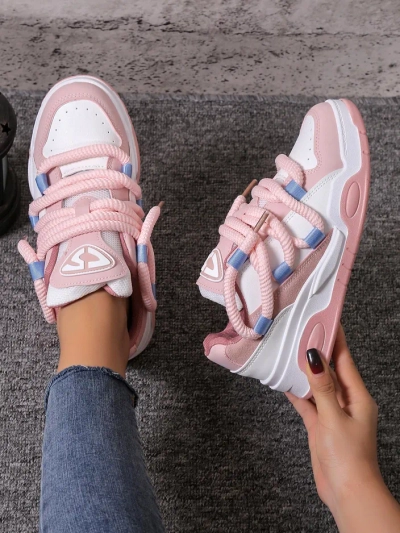 Royalfashion Dámské sportovní tenisky s dekorativními tkaničkami Clesiv