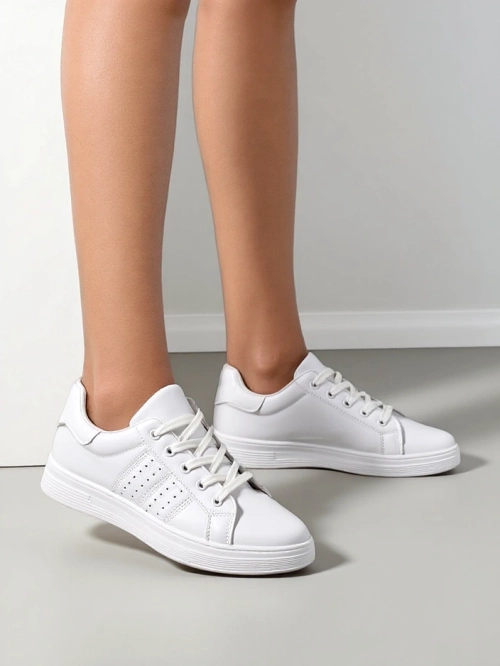 Жіночі спортивні кросівки Royalfashion Fogod на шнурівці