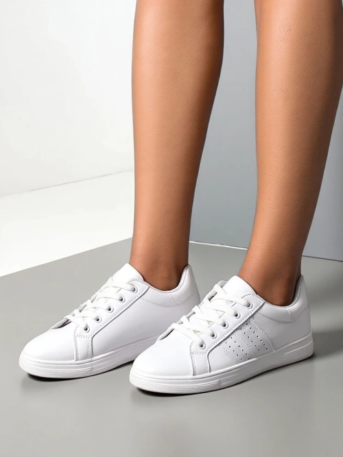 Жіночі спортивні кросівки Royalfashion Fogod на шнурівці