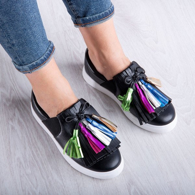 OUTLET Černé sportovní tenisky s třásněmi Osederra - Obuv