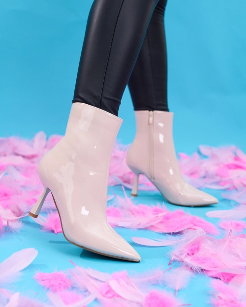 Royalfashion Бежеві лаковані жіночі черевики на качиному каблуці Elegant Classy