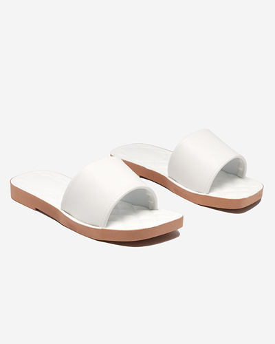 Bílé dámské pantofle z ekokůže s prošívanou vsadkou Parekis - Obuv