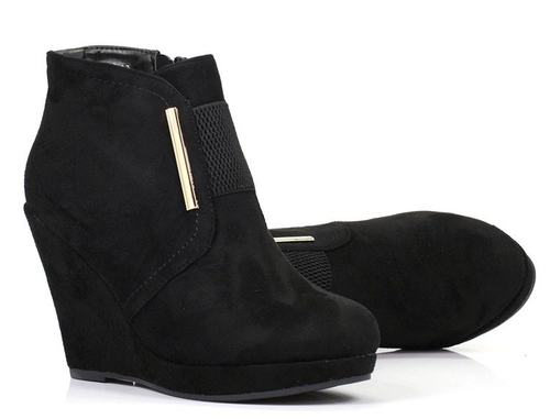 Czarne botki na koturnie - Obuwie