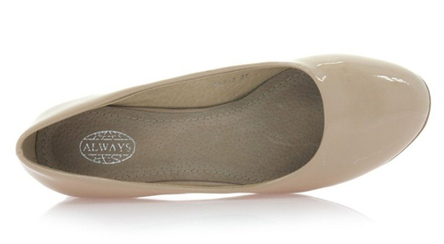 Beżowe czółenka na niskim słupku - Obuwie